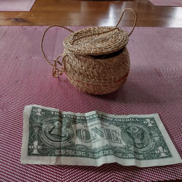 Small Vintage Woven Basket - Picture 1 of 3